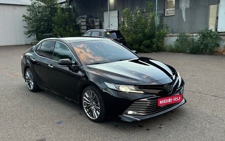 Toyota Camry, 2018 год, 2 450 000 рублей, 8 фотография