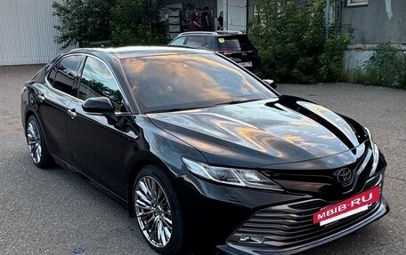 Toyota Camry, 2018 год, 2 450 000 рублей, 2 фотография