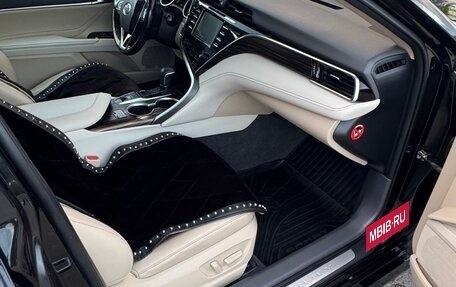 Toyota Camry, 2018 год, 2 450 000 рублей, 15 фотография