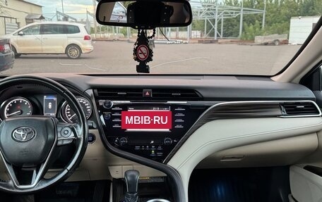 Toyota Camry, 2018 год, 2 450 000 рублей, 17 фотография
