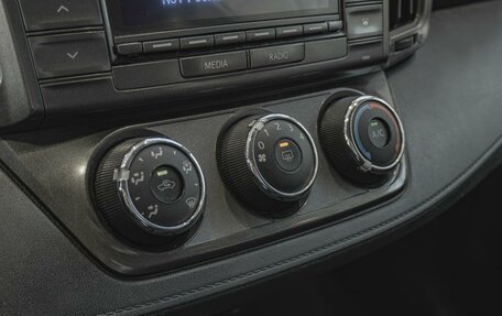 Toyota RAV4, 2013 год, 1 700 000 рублей, 13 фотография