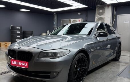 BMW 5 серия, 2011 год, 1 800 000 рублей, 2 фотография