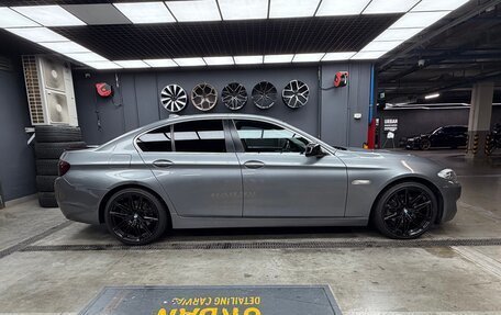 BMW 5 серия, 2011 год, 1 800 000 рублей, 6 фотография
