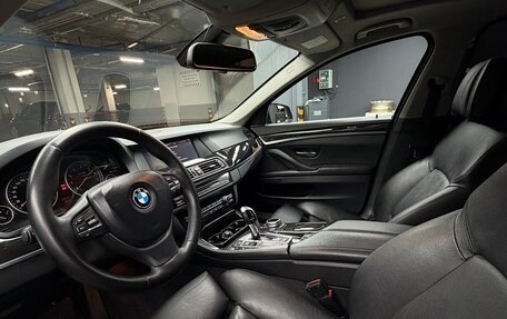BMW 5 серия, 2011 год, 1 800 000 рублей, 13 фотография