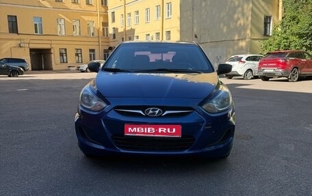 Hyundai Solaris II рестайлинг, 2013 год, 900 000 рублей, 1 фотография