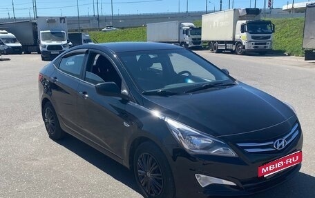 Hyundai Solaris II рестайлинг, 2015 год, 875 000 рублей, 3 фотография