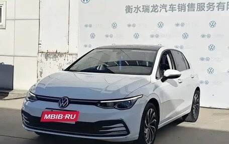 Volkswagen Golf VIII, 2022 год, 1 622 666 рублей, 2 фотография