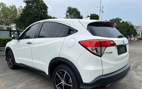 Honda Vezel, 2021 год, 1 380 312 рублей, 2 фотография
