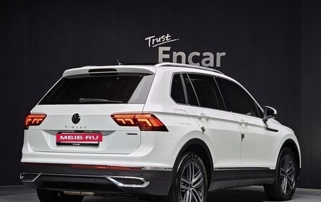 Volkswagen Tiguan II, 2023 год, 3 425 000 рублей, 4 фотография