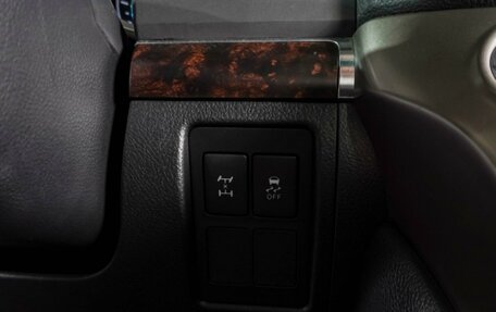 Toyota Land Cruiser 200, 2011 год, 3 699 000 рублей, 31 фотография