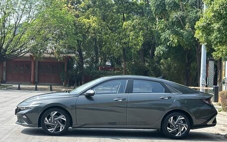 Hyundai Elantra, 2022 год, 1 350 000 рублей, 4 фотография