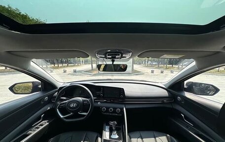 Hyundai Elantra, 2022 год, 1 350 000 рублей, 15 фотография