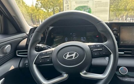 Hyundai Elantra, 2022 год, 1 350 000 рублей, 11 фотография