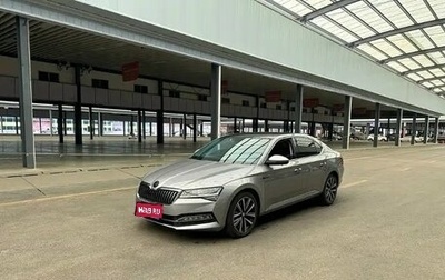 Skoda Superb III рестайлинг, 2022 год, 1 590 000 рублей, 1 фотография