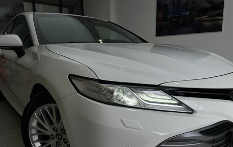 Toyota Camry, 2018 год, 2 600 000 рублей, 4 фотография