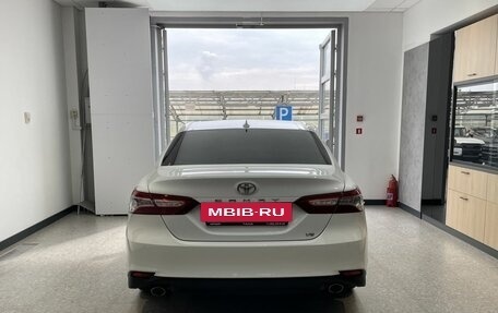 Toyota Camry, 2018 год, 2 600 000 рублей, 7 фотография