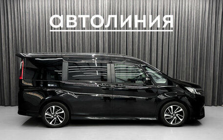 Honda Stepwgn IV, 2017 год, 2 099 000 рублей, 4 фотография