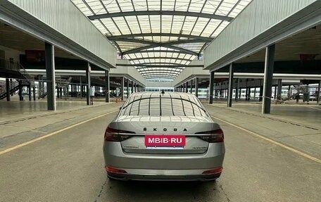 Skoda Superb III рестайлинг, 2022 год, 1 590 000 рублей, 6 фотография