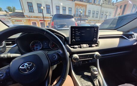 Toyota RAV4, 2020 год, 3 100 000 рублей, 2 фотография