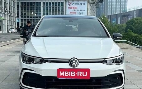 Volkswagen Golf VIII, 2022 год, 1 530 000 рублей, 2 фотография