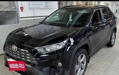 Toyota RAV4, 2020 год, 3 100 000 рублей, 4 фотография