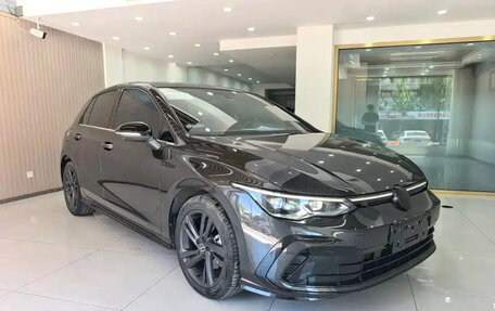Volkswagen Golf VIII, 2023 год, 1 965 000 рублей, 1 фотография