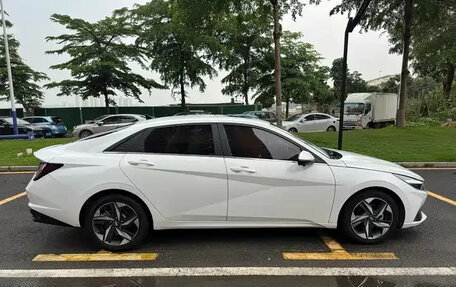 Hyundai Elantra, 2023 год, 1 560 300 рублей, 4 фотография