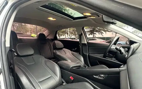 Hyundai Elantra, 2023 год, 1 560 300 рублей, 10 фотография