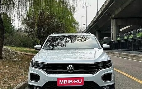 Volkswagen T-Roc I, 2020 год, 1 310 000 рублей, 2 фотография