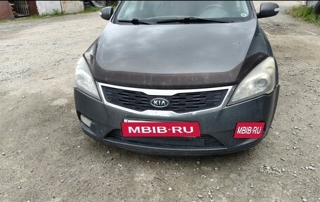 KIA cee'd I рестайлинг, 2010 год, 400 000 рублей, 3 фотография