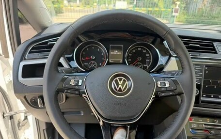 Volkswagen Touran III, 2022 год, 1 500 000 рублей, 14 фотография