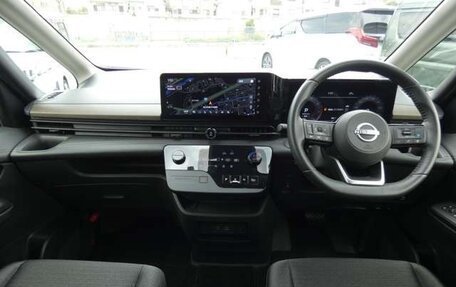 Nissan Serena, 2023 год, 2 270 300 рублей, 15 фотография