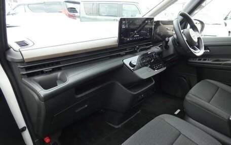 Nissan Serena, 2023 год, 2 270 300 рублей, 17 фотография