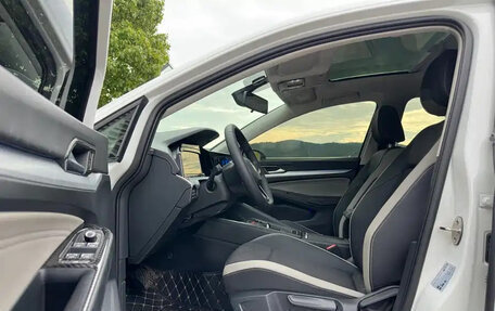 Volkswagen Golf VIII, 2023 год, 1 750 000 рублей, 8 фотография