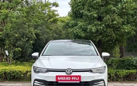 Volkswagen Golf VIII, 2023 год, 1 750 000 рублей, 2 фотография