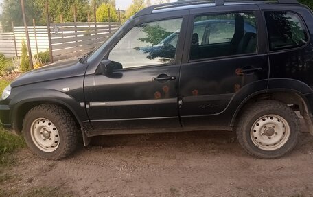 Chevrolet Niva I рестайлинг, 2011 год, 230 000 рублей, 3 фотография