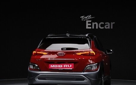 Hyundai Kona I, 2022 год, 1 940 000 рублей, 4 фотография