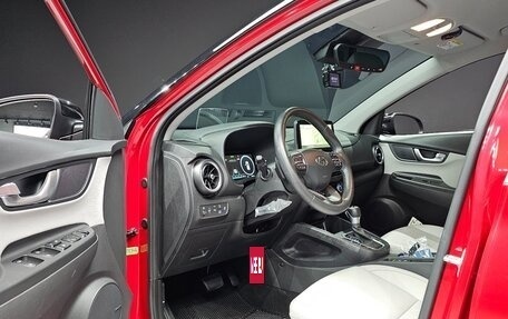 Hyundai Kona I, 2022 год, 1 940 000 рублей, 16 фотография