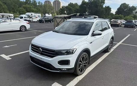 Volkswagen T-Roc I, 2022 год, 1 675 000 рублей, 1 фотография