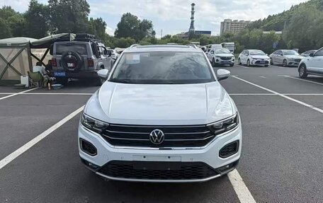 Volkswagen T-Roc I, 2022 год, 1 675 000 рублей, 2 фотография