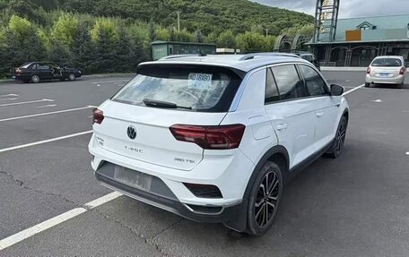 Volkswagen T-Roc I, 2022 год, 1 675 000 рублей, 4 фотография