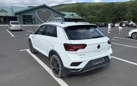 Volkswagen T-Roc I, 2022 год, 1 675 000 рублей, 6 фотография