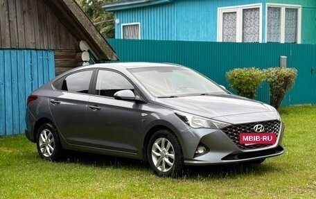 Hyundai Solaris II рестайлинг, 2021 год, 1 599 999 рублей, 2 фотография