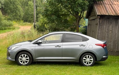 Hyundai Solaris II рестайлинг, 2021 год, 1 599 999 рублей, 6 фотография