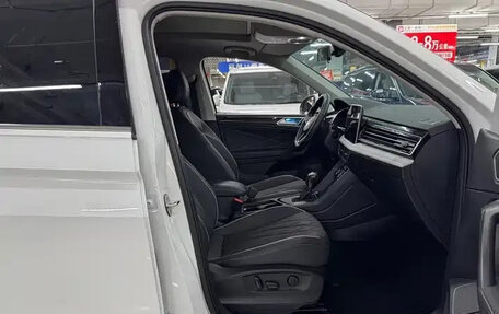 Volkswagen Tiguan II, 2023 год, 2 520 000 рублей, 13 фотография
