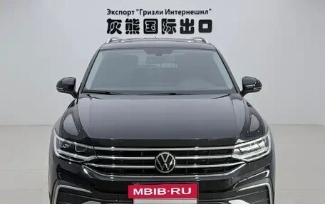 Volkswagen Tiguan II, 2023 год, 2 450 000 рублей, 2 фотография
