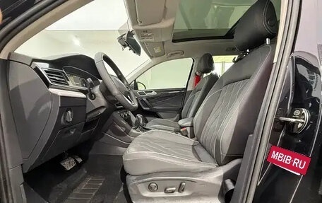 Volkswagen Tiguan II, 2023 год, 2 450 000 рублей, 7 фотография