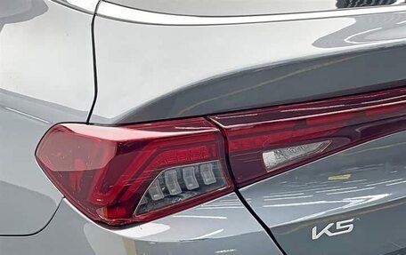 KIA K5, 2022 год, 2 300 000 рублей, 10 фотография