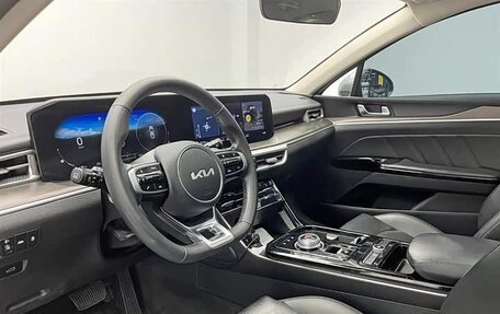 KIA K5, 2022 год, 2 300 000 рублей, 14 фотография