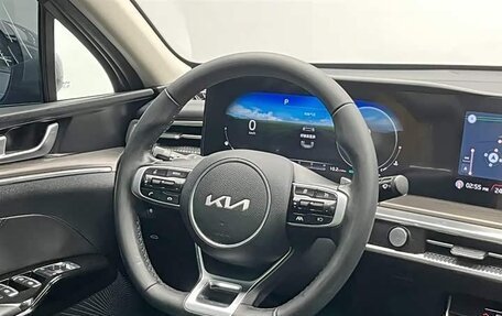 KIA K5, 2022 год, 2 300 000 рублей, 17 фотография